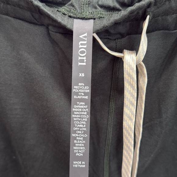 NWT. Vuori women’s joggers. Xs. Aspen Heather color (hunter green) - Picture 3 of 6